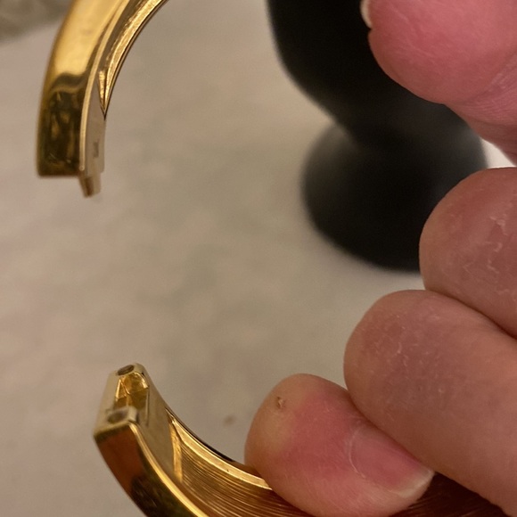 Vintage KJL bangle watch ? Leather around bangle& a little bling  ! SIZE small - Picture 3 of 8